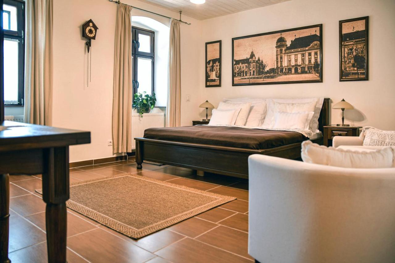 Szin-Es Vendeghaz Bed and Breakfast Szentes Eksteriør billede