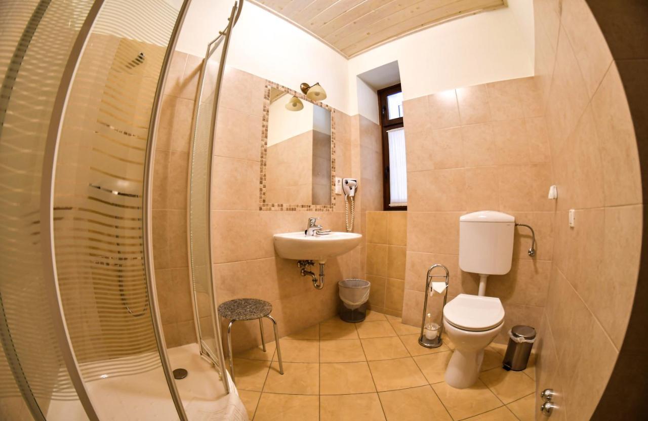 Szin-Es Vendeghaz Bed and Breakfast Szentes Eksteriør billede