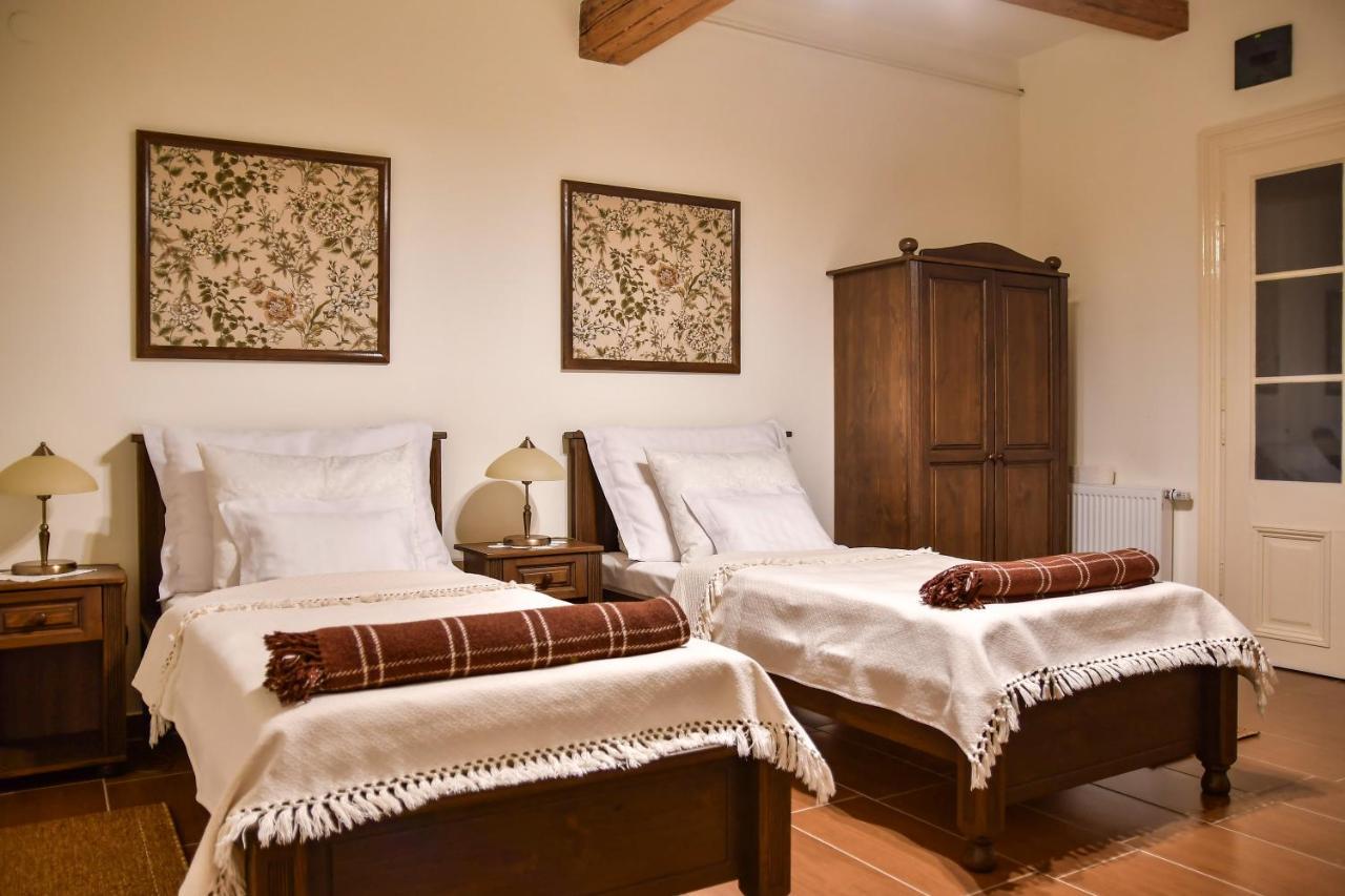 Szin-Es Vendeghaz Bed and Breakfast Szentes Eksteriør billede